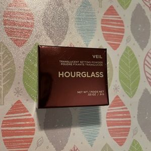 Hourglass
Veil™ Translucent Setting Powder